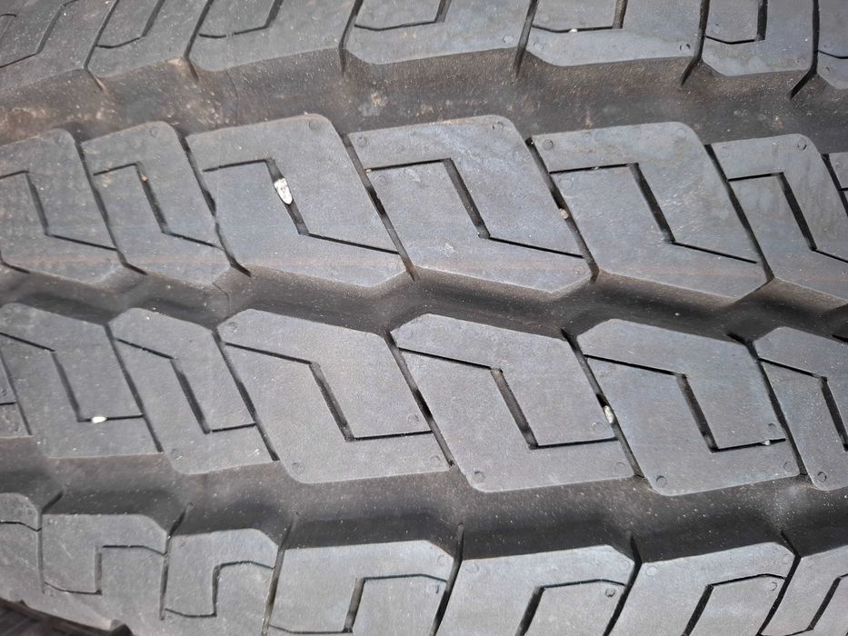 Opony Continental 225 75 R 16 C