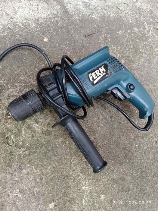 Продам ударну дрель