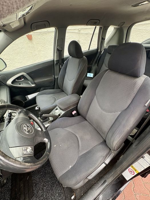 Toyota RAV4 — fotografia 4