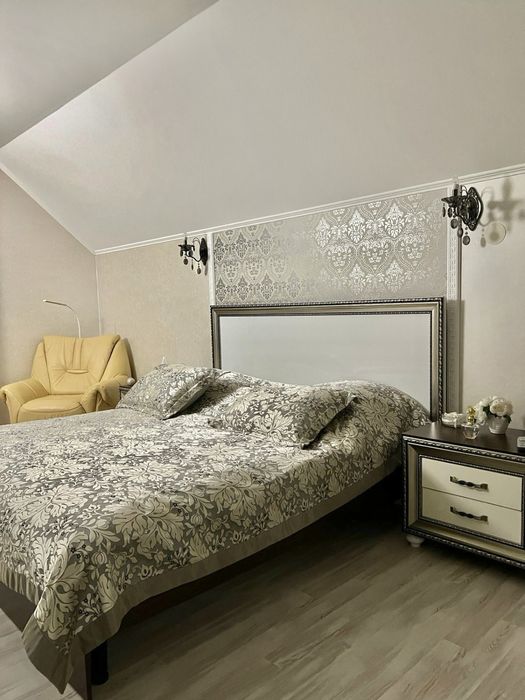 Продаж затишного заміського будинку