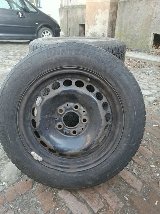 Komplet opon zimowych z felgami