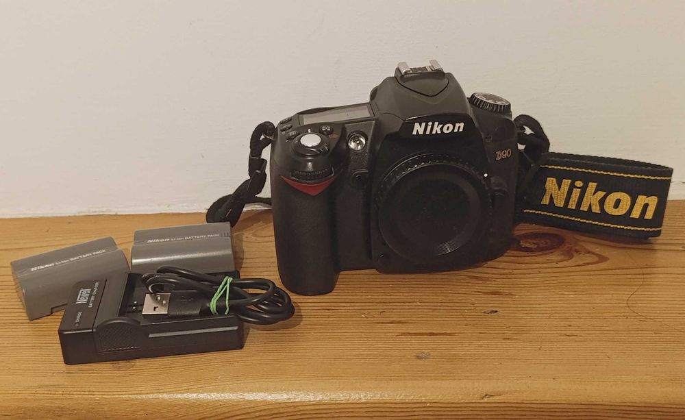 Nikon D90 lustrzanka