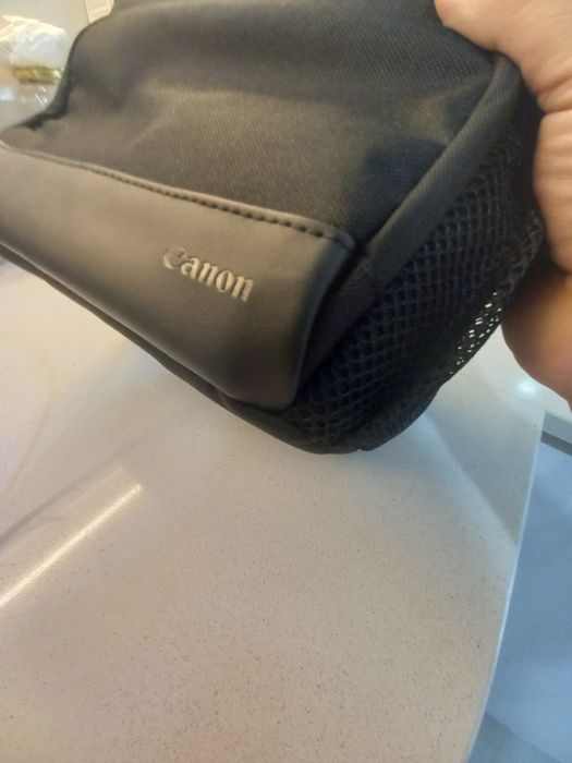 Mala para máquina fotográfica, marca canon.