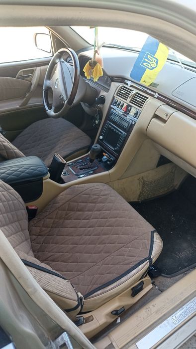 Продам Мерседес w210 на пружинах