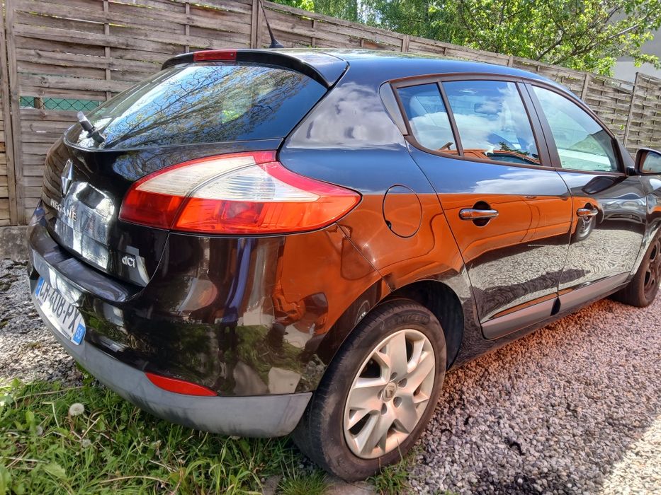 Renault Megane uszkodzony