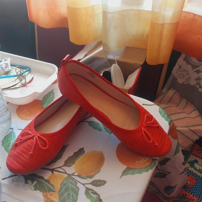 Гарні туфельки на дівчинку