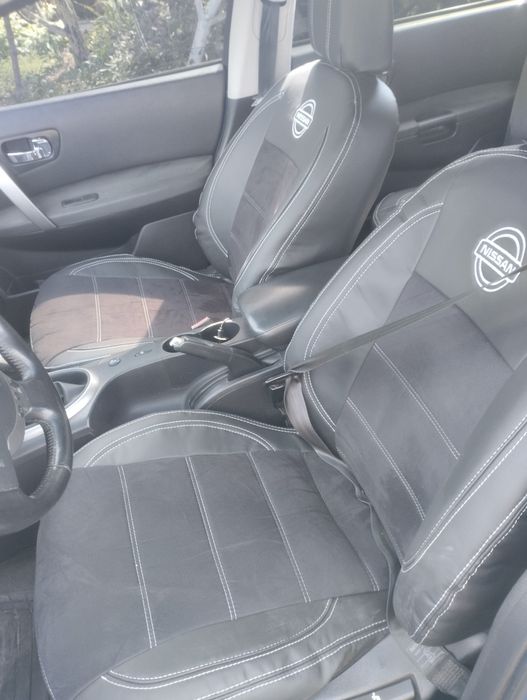 Автомобіль Нісан