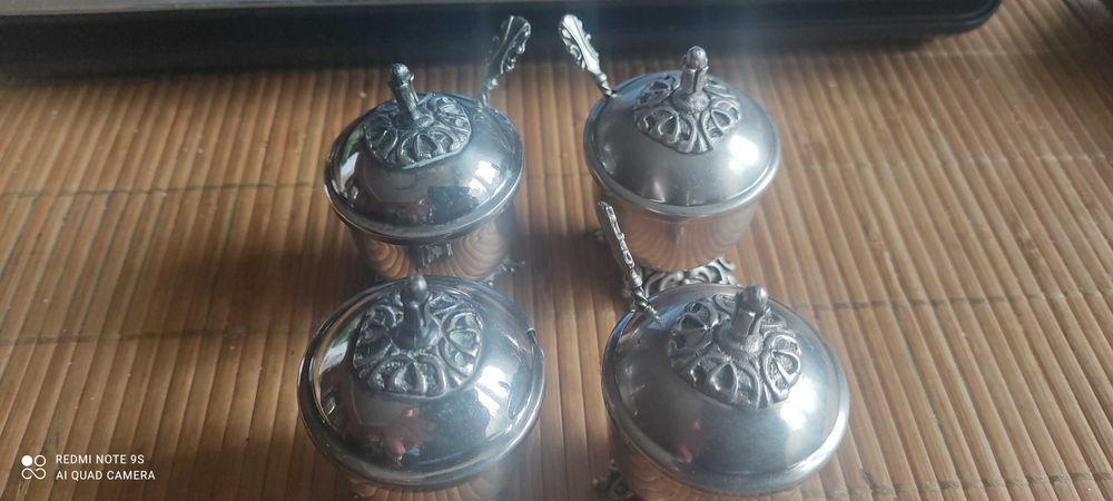 RESOVIA posrebrzana solniczka +łyżeczka  4 sztuki