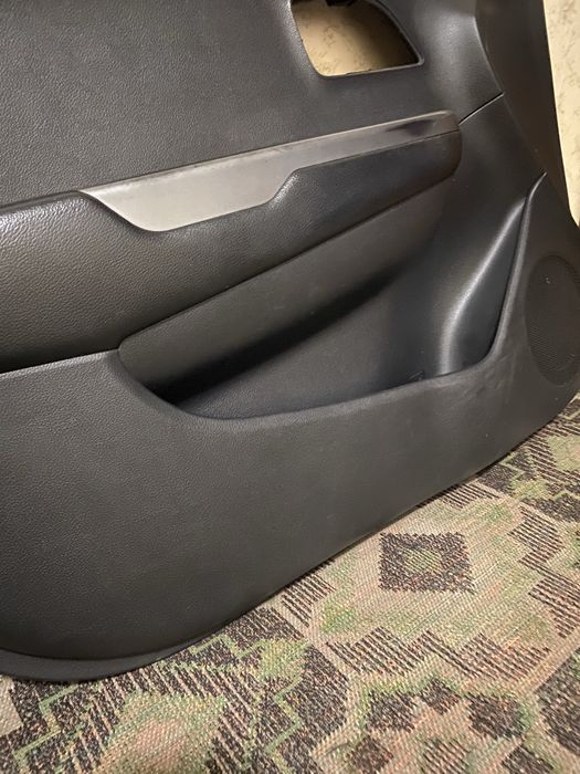 Дверная карта на киа рио3 ( левая ) б/у