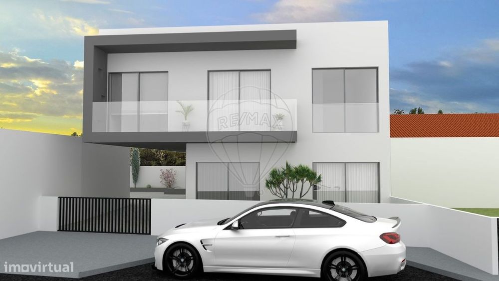 Moradia T4 para venda