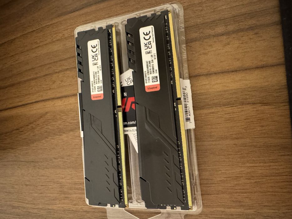 8x2 GB RAM DDR4 3200 Kingston Fury