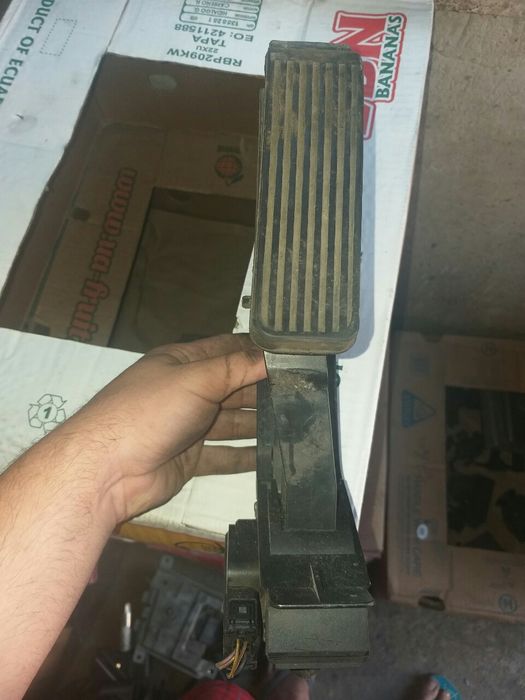 Педаль газу мерседес w203 w220 s320 c180 c200 c270