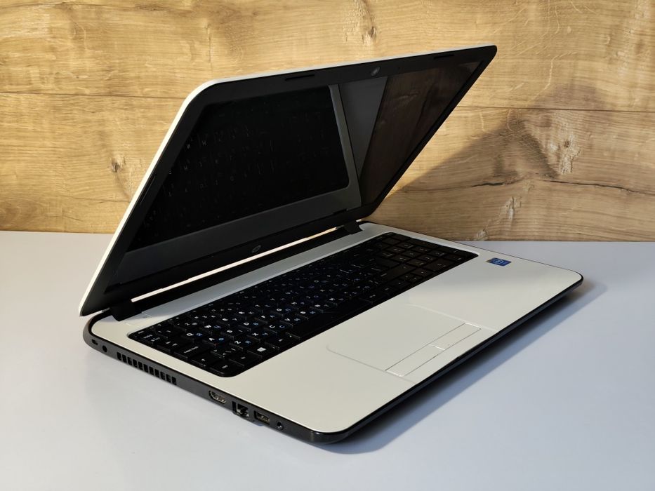 Ноутбук  HP 15.6" у відмінному стані/Intel/8 ОЗП/500 HDD