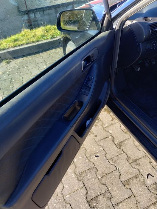 Audi A3 8L 1.6 102km