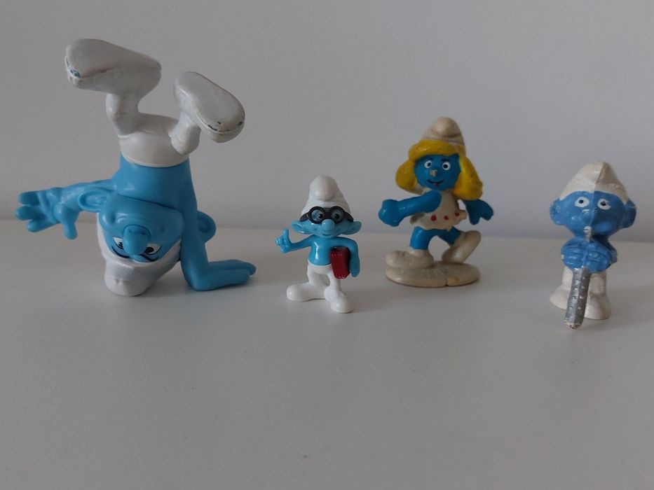 Cztery figurki Smerfy