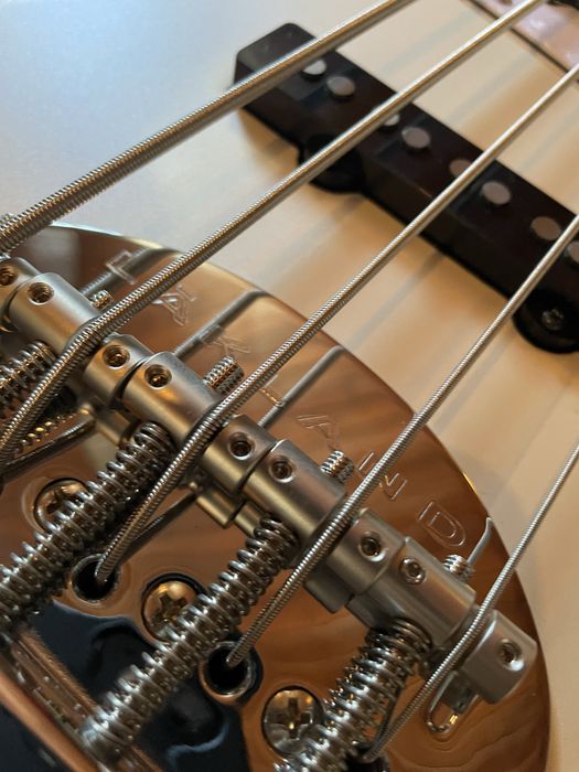 Baixo Lakland Sig Darryl Jones 5