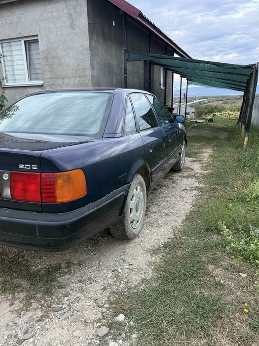 Продам Ауді100 С4