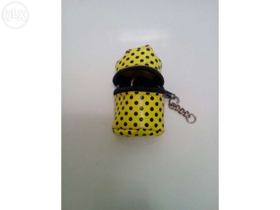 Porta moedas Amarelo com bolas pretas