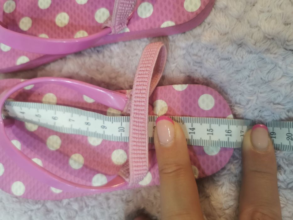 Japonki klapki dla dziewczynki w bardzo dobrym stanie. Rozmiar 25
OVS