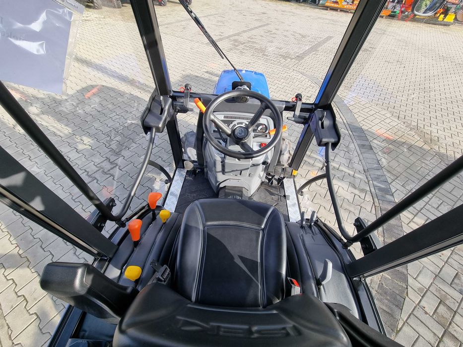 Traktor Iseki TM3267 moc 30 KM napęd 4x4 z kabiną w Super cenie