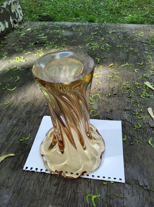 Ваза Чешская богемия стекло винтаж 60 - х жёлтая