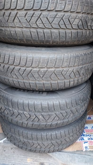 Oryginalne Koła zimowe VW Tiguan 215/65R17 Pirelli 16r 6mm czujniki