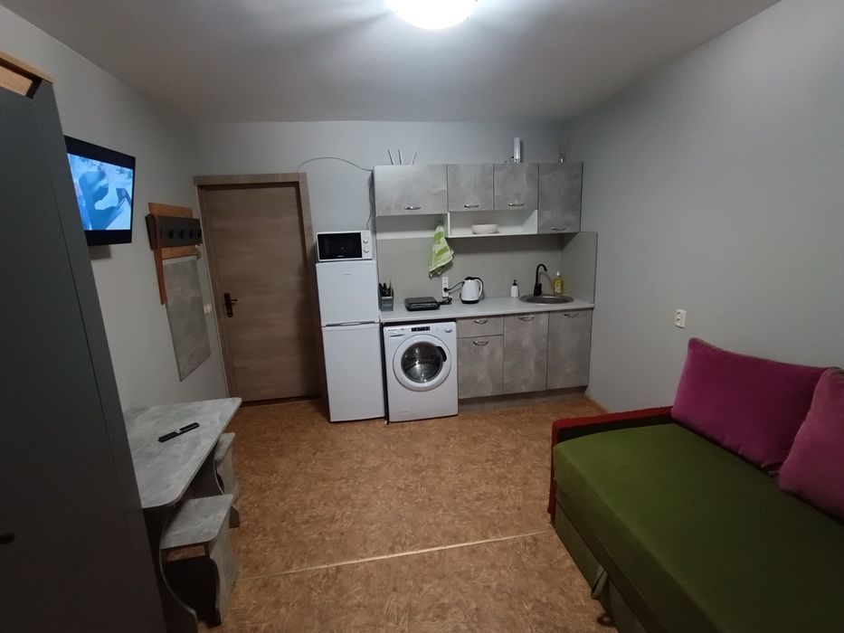 Подобово житло, правий берег, Незламна 3