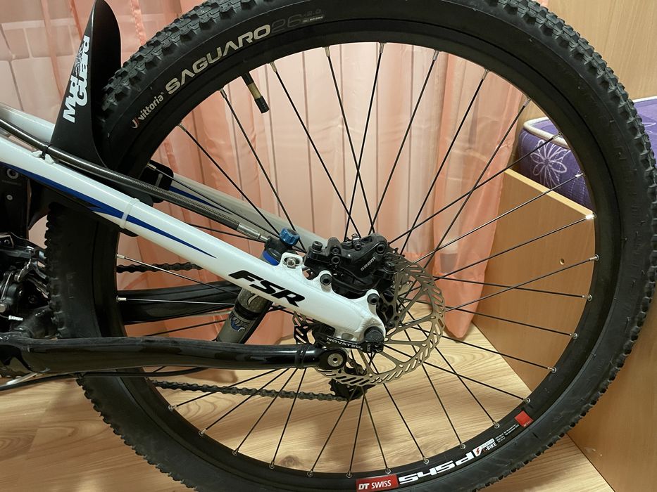 Карбоновий specialized