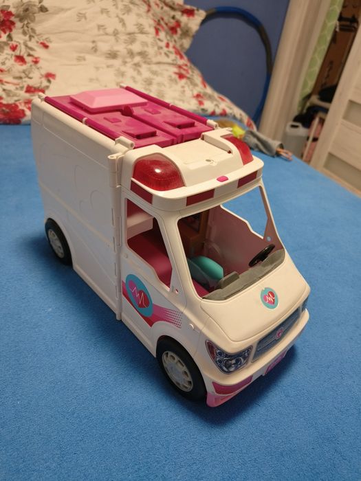 Zestaw Barbie duży samochód, domek, lekarz  gratis lalki barbie