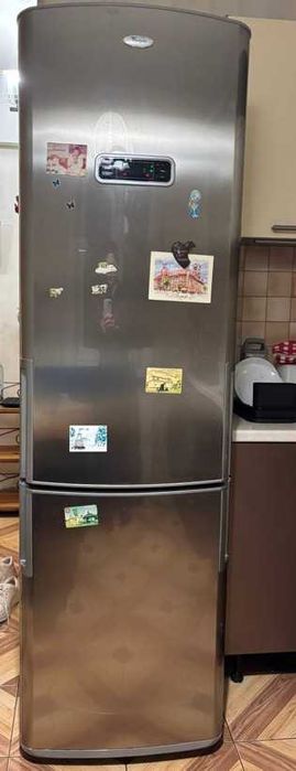 Віддам холодильник на запчастини. З самовивозом. Дарницький район.