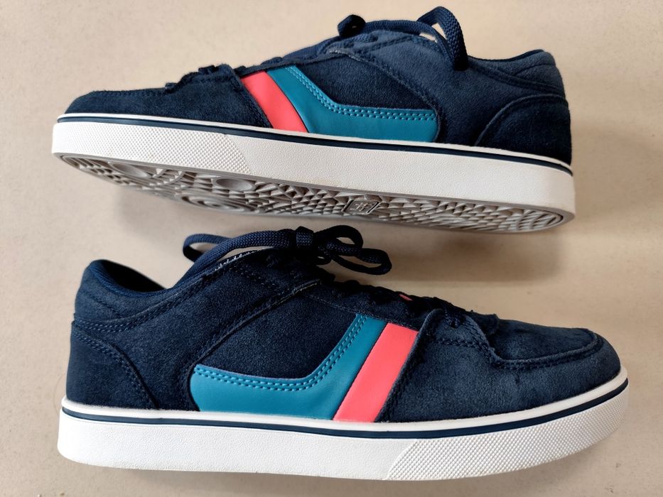 Sapatilhas para Rapaz marca Deeply (Tam. 37)