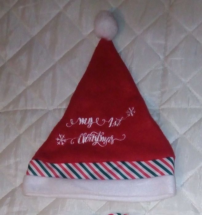 Nowy czerwony zestaw dla maluszka  : śliniak i czapka