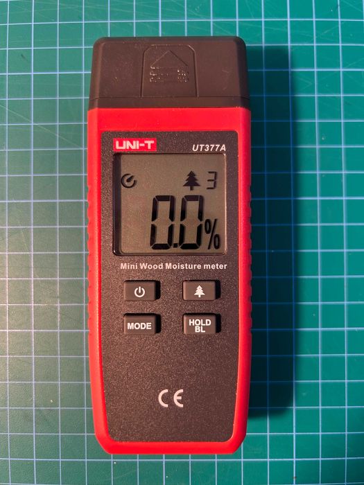 Wilgotnościomierz do pomiaru parametrów drewna UT377A LCD UNI-T