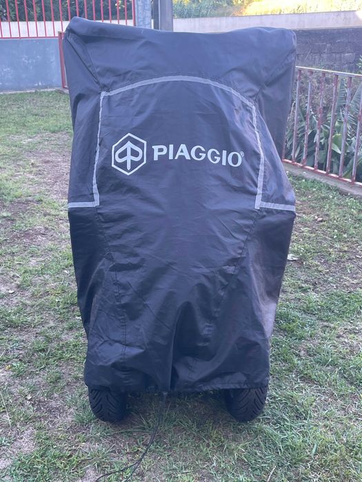 2025 Piaggio MP3 HPE 300 Deep Black Edition