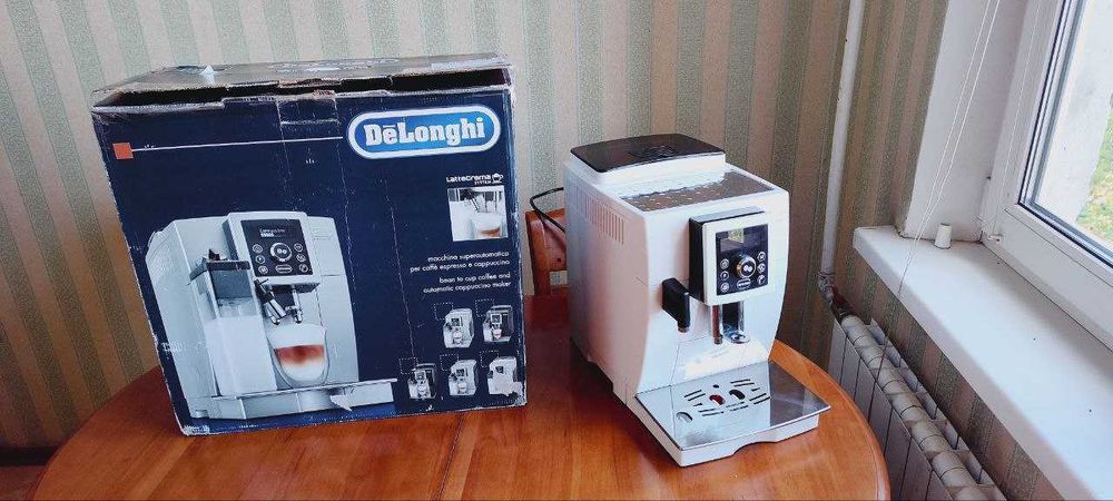 Пропоную кофе машину Delongi capucino майже не використовувалася.