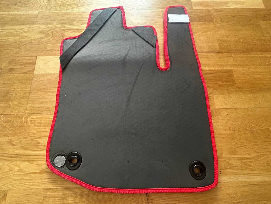 Honda Civic IX HTB Hatchback (2011-2017) dywanik gumowy kierowca Omevo wycieraczka gumowa