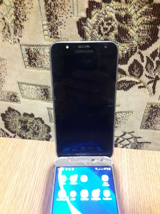 2Телефони Samsung Galaxy J7 Neo J701F