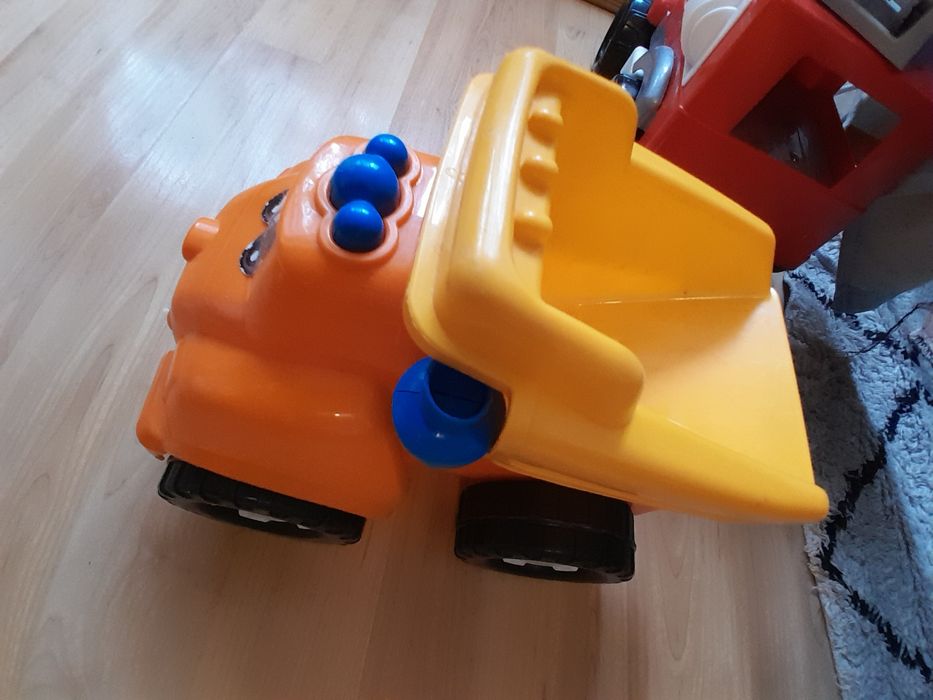 Грузовичок Льова