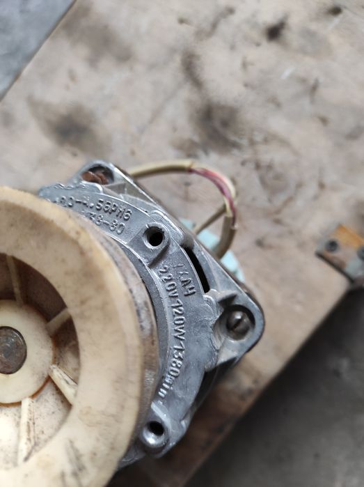 Електродвигун від пральної машини