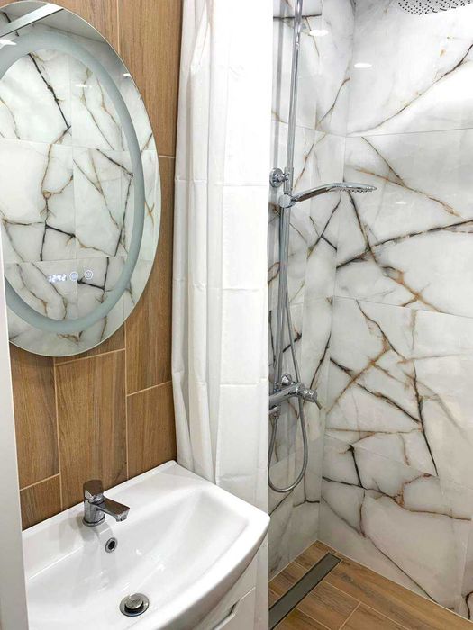 Люкс 3-кімнатна квартира подобово, Кривий Ріг, Зарічний