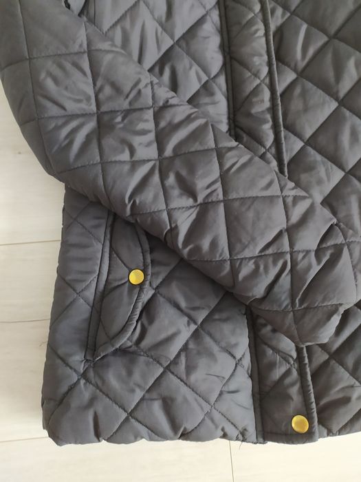 Czarna pikowana kurtka