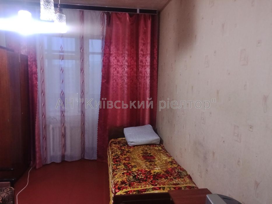 Оренда кімнати в 3 к. квартирі біля м. Вирлиця!