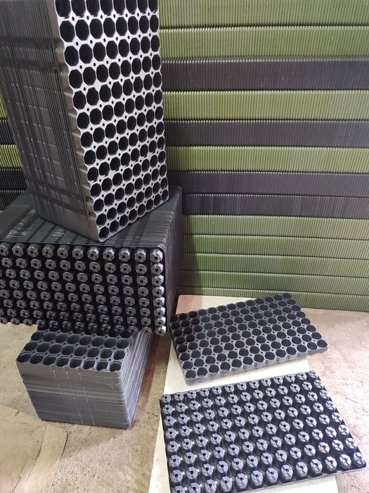 Касети бу для розсади 24-66-104-112-160-180 комірки