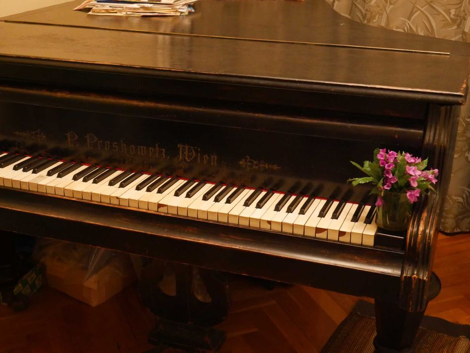 Sprzedam zabytkowy fortepian