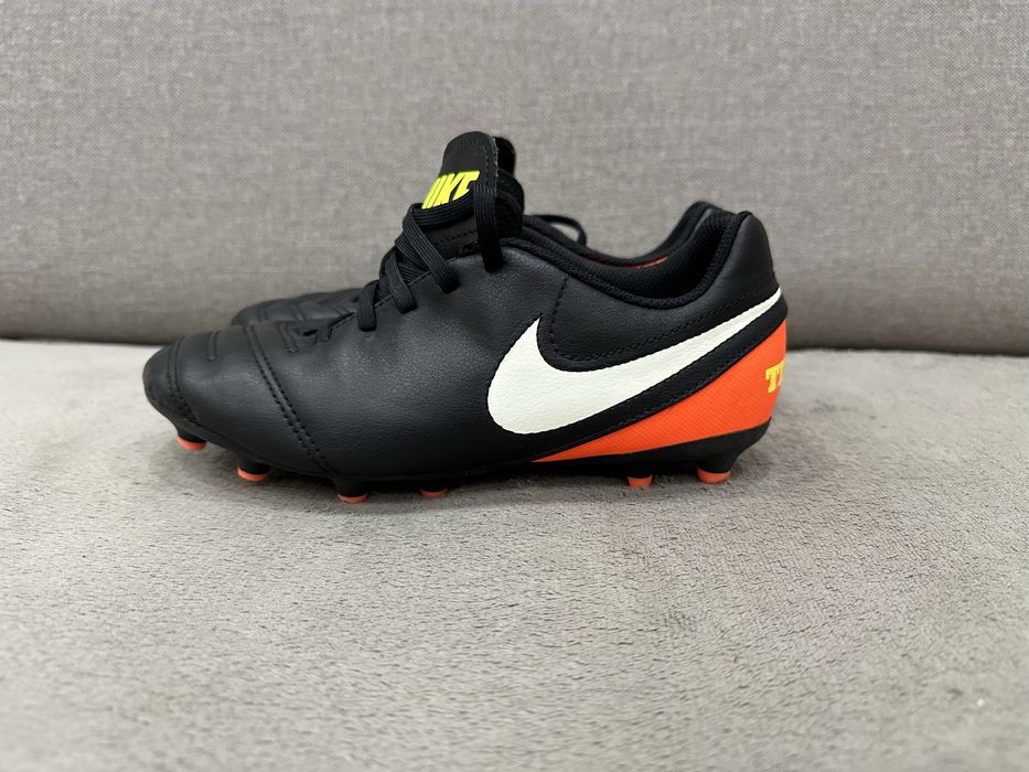 Korki buty  piłkarskie  NIKE TIEMPO RIO III  rozmiar 35,5cm sportowe