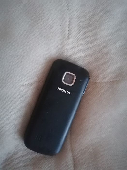 Nokia 2330 e Nokia C163825209235585121