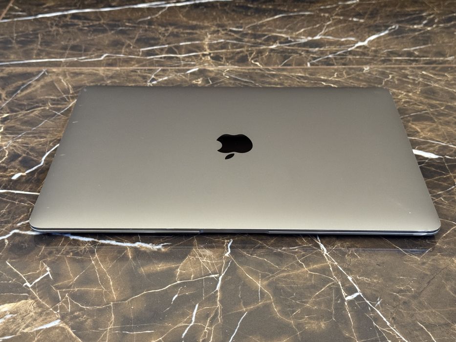 MacBook Air M1 16/256 акб 88%