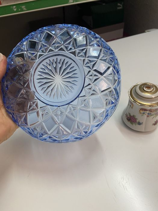 Um lote de pecas de inox e de loica