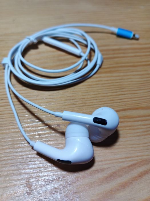 Проводные наушники apple lightning