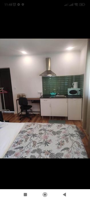 Quartos para Arrendamento mensal.Junto ao Metro S. Ovídio. Estudantes ou casais  com emprego estável.